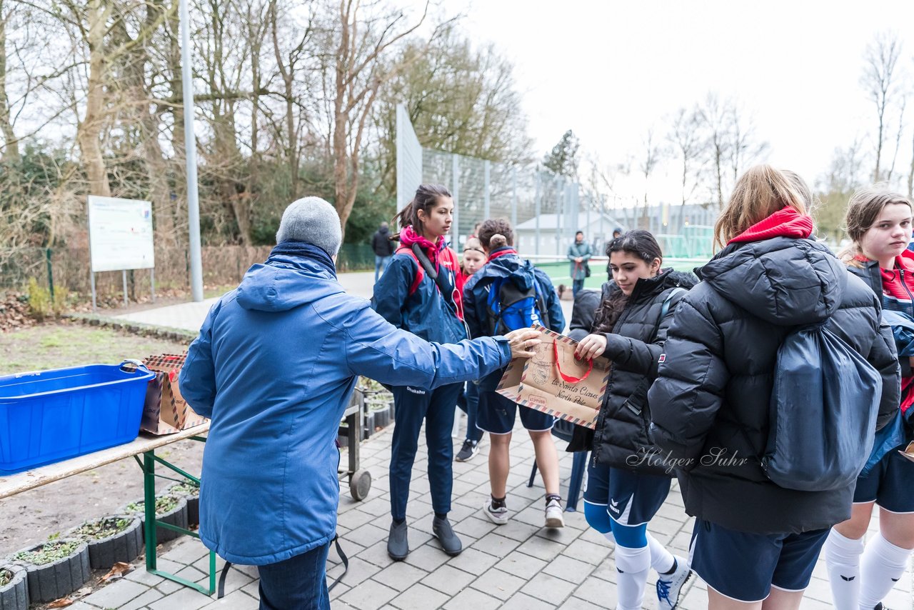 Bild 387 - wBJ VfL Pinneberg - St. Pauli : Ergebnis: 7:0 (Abbruch)